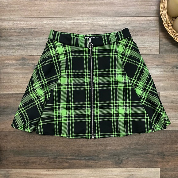 Hot topic skirt - Picture 3 of 13